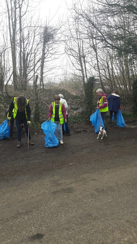 RosGriffithsCEM's tweet photo. Big thanks to the 35 #litterheroes who came out for the #MonktonFarleigh village clean up today @wiltscouncil @KeepBritainTidy #GBSpringClean #CleanUpWilts #communityspirit https://t.co/3Gj7wfG7UY