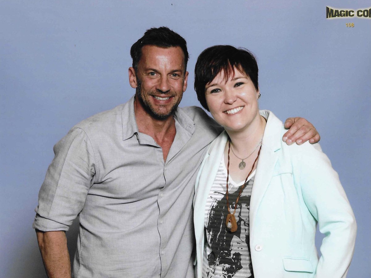 With the amazing Craig Parker 😍 So happy I Finally met him ❤️❤️❤️ #craigparker #magiccon #sohappy #lordoftherings #haldir #haldirlordoftherings #reign #lordnarcisse #stephanenarcisse #picoftheday #blessed #canigoback #love