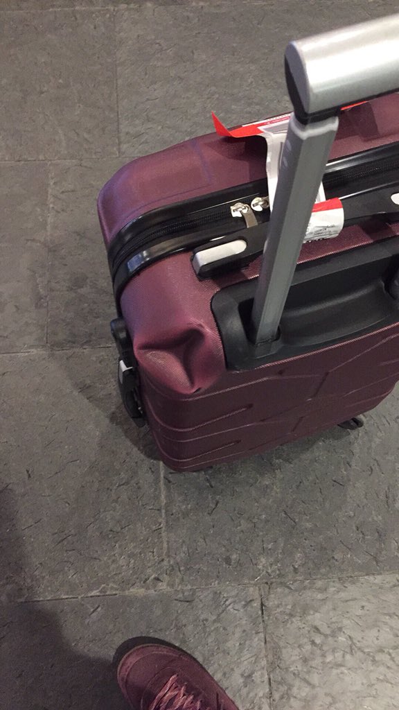 tweek311's tweet photo. Dear @TurkishAirlines is it possible you train counter officers about luggage picking requirement in Oslo airport? they always give a wrong hope/information that we may pick it at final destination. besides you dont see this as a damage? “sorry, that is the turkish rule” SAS says https://t.co/hPfBtwKdTJ