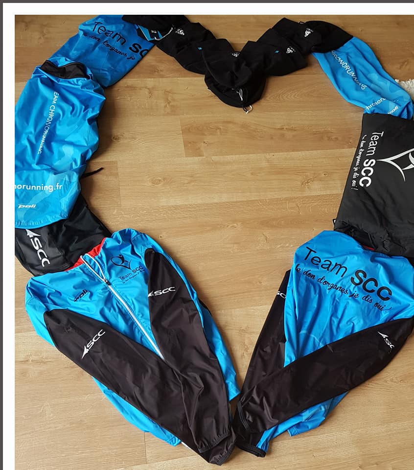 scc_team's tweet photo. On s active Jour 2 : préparation des packages coureurs @LaCourseduCoeur et on #affichetoncoeur merci à notre partenaire @davhardy91 👏 #poli #salomon #timetoplay #odlo #cdc18 #instacoeur https://t.co/y7GpWys0HG