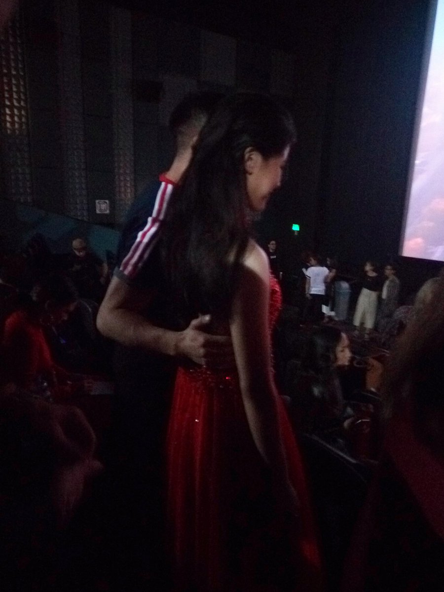 dyeniper1010's tweet photo. Cant breath omg...!!!

 KISSES MEGADocuPremiere
#MakingMEGAPremiereKISSES https://t.co/NDaCfxWaHU