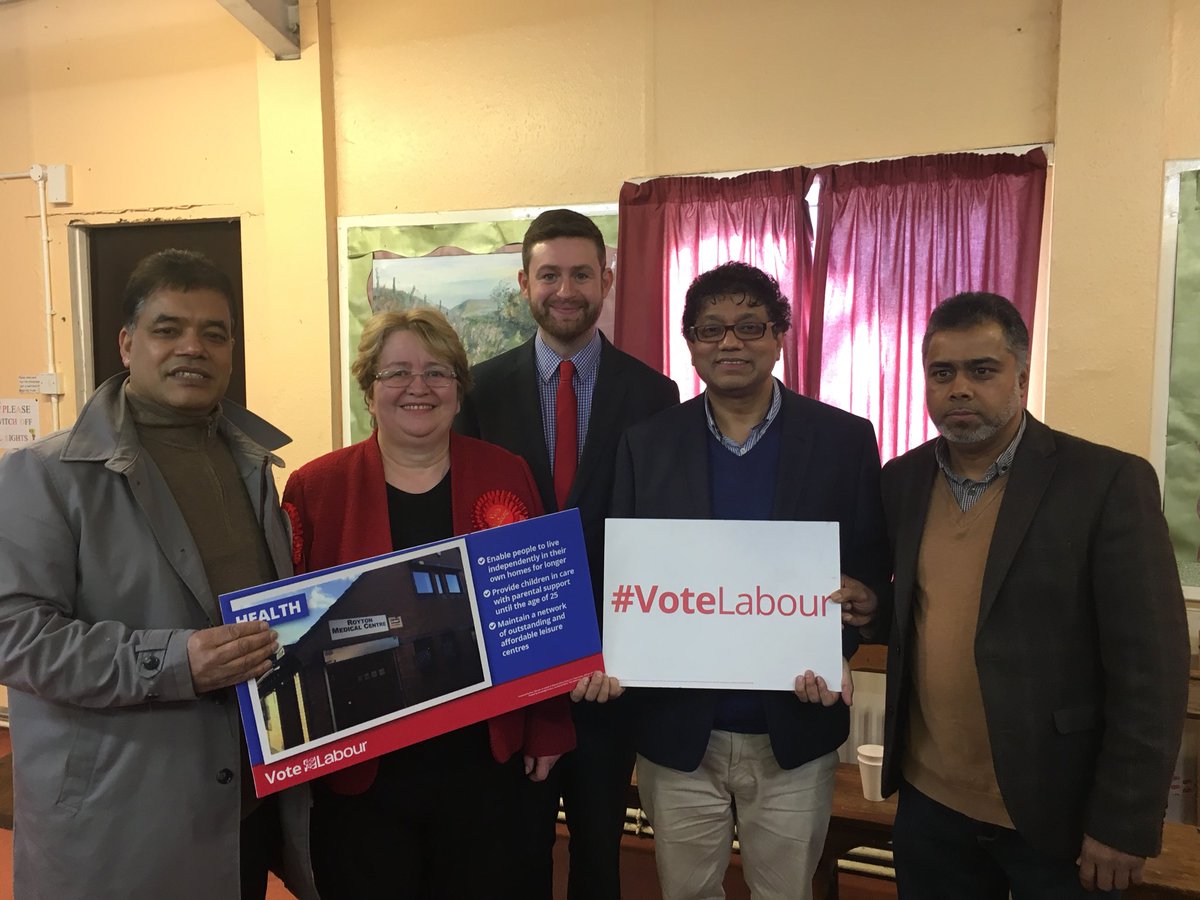 Aftabmiah1's tweet photo. Oldham Labour Party Launches 2018 local election campaign today (Sunday(at Grotton, Lees. Please support labour party during the 2018 local  Council election.@JimfromOldham @CllrAbdulJabbar @JeremyWerneth @cllrabdulmalik #OldhamLabour https://t.co/Cvbv3pvuTQ