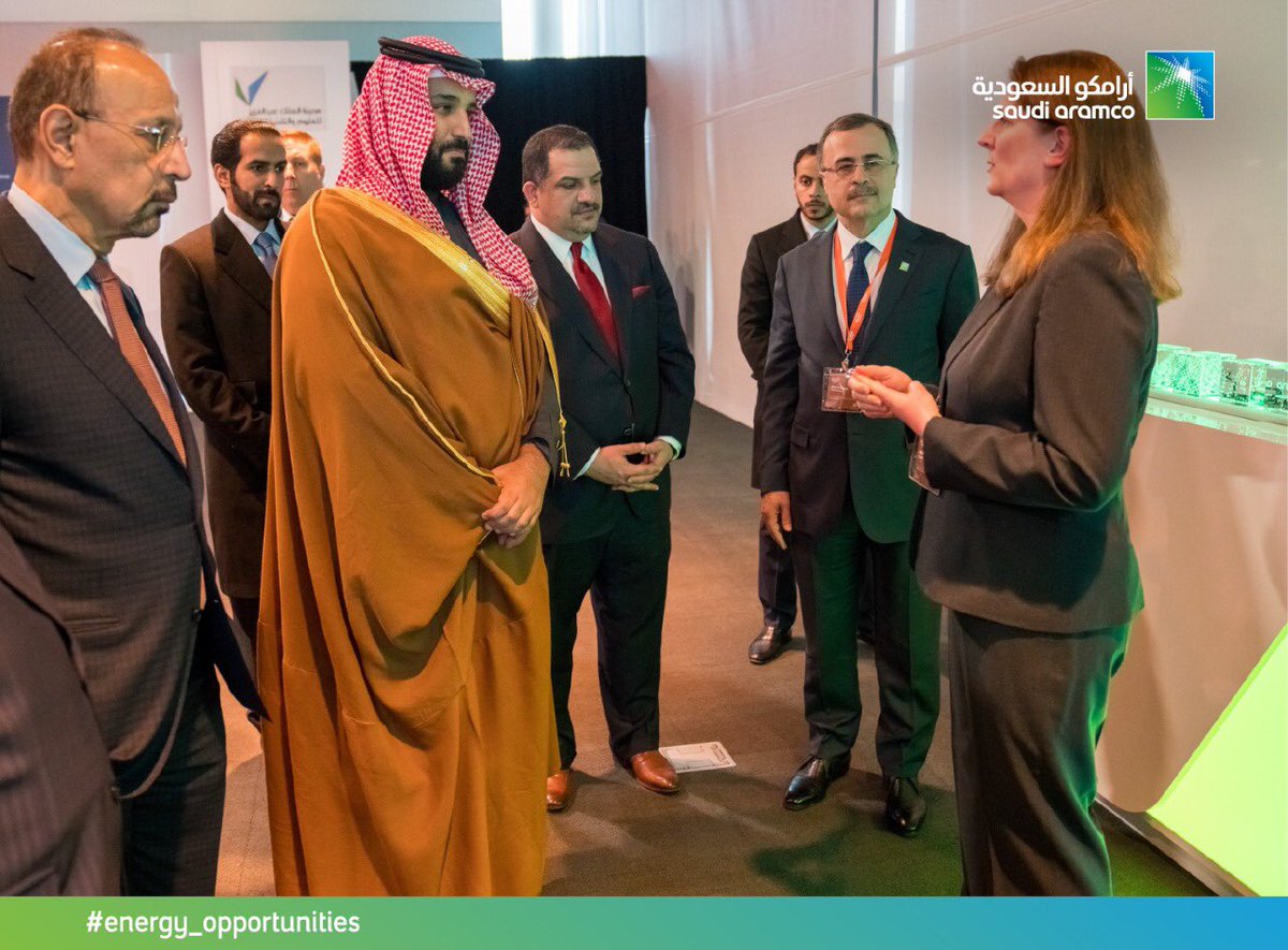 saudi_aramco's tweet photo. HRH Crown Prince Mohammed bin Salman bin Abdulaziz meets with #Saudi_Aramco researchers from the company’s Boston R&amp;D center at the Innovation to Impact gallery exhibit @MIT 
#CrownPrinceinBoston https://t.co/HJ3Isc2J1R