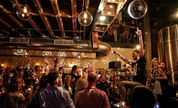 Hey_Bear_Pro's tweet photo. They have that New Orleans big band feel, fused with a little funk, and a couple jazz breakdowns, laid down properly over top of a song constructed in hip hop fashion. "Around In Sound" @msthofficial check in to @MavricksMusic June15th- Tix @insidthmusic @tourismbarrie @1011bigfm https://t.co/gov2fXf5Db