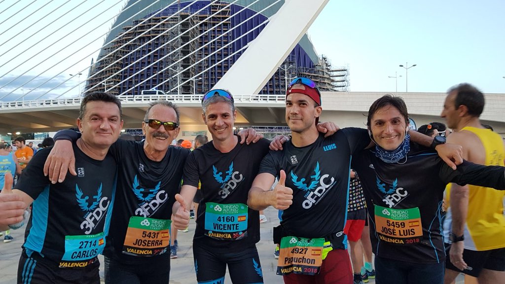 Team3FDC's tweet photo. Ayer disfrutamos de nuestro primer Mundial de Medio Maratón en Valencia. A pesar del viento y la lluvia, el público y la organización estuvieron de 10. Enhorabuena a todos!! #IAAFvalencia2018 https://t.co/R2mlWoVvmQ