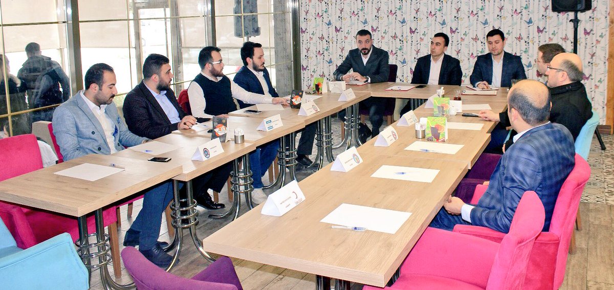 akgenclkmamak's tweet photo. Genel sekreterliğini yapmış olduğumuz “Mamak Genç Sivil Toplum Kuruluşları Platformu” olarak, ilçemizin Sivil Toplum Kuruluşları’nın genç temsilcileriyle kahvaltı programı tertip ettik. İlçemizle ilgili istişarelerin yapıldığı değerli ve anlamlı bir program oldu.

@kurtcancelebi https://t.co/c59OVwKJSv