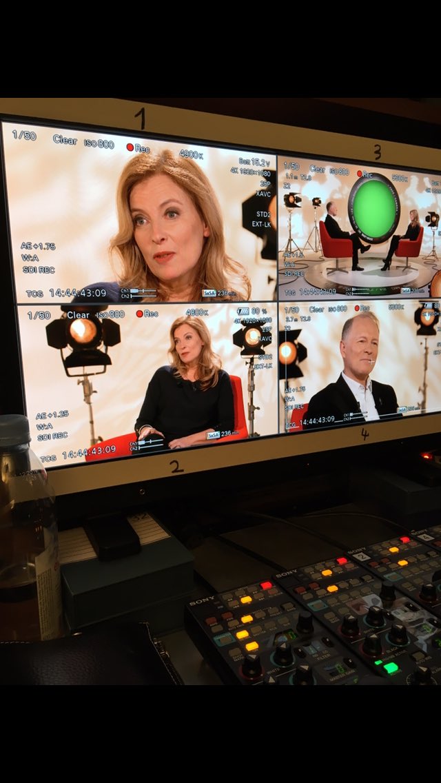 Je vous retrouve si le cœur vous en dit sur @France3tv à 14h30 pour un #facecamera avec Philippe Legrand <a href="/ParisMatch/">Paris Match</a> les Arenes #lesecretdadele