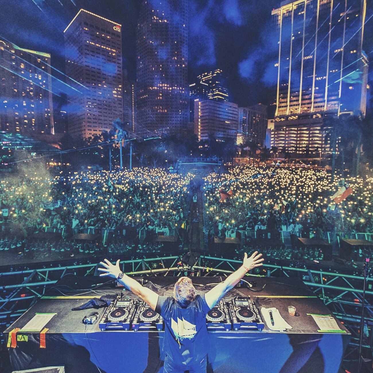 Hardwell on Twitter "Ultra Miami 2018! My liveset is online now https