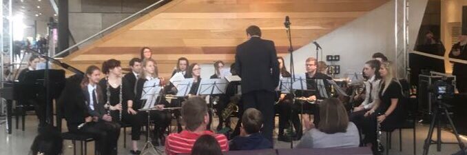 HopkinTeach's tweet photo. A very enjoyable afternoon performing @theCentre with @CyresBand Thanks to @CAVMSNews for inviting us to play. #StCyresChat @StCyresSchool @bec_fowlerteach @Sionrhysjones1 @RSillmanEnglish https://t.co/B4WAgX8yvA