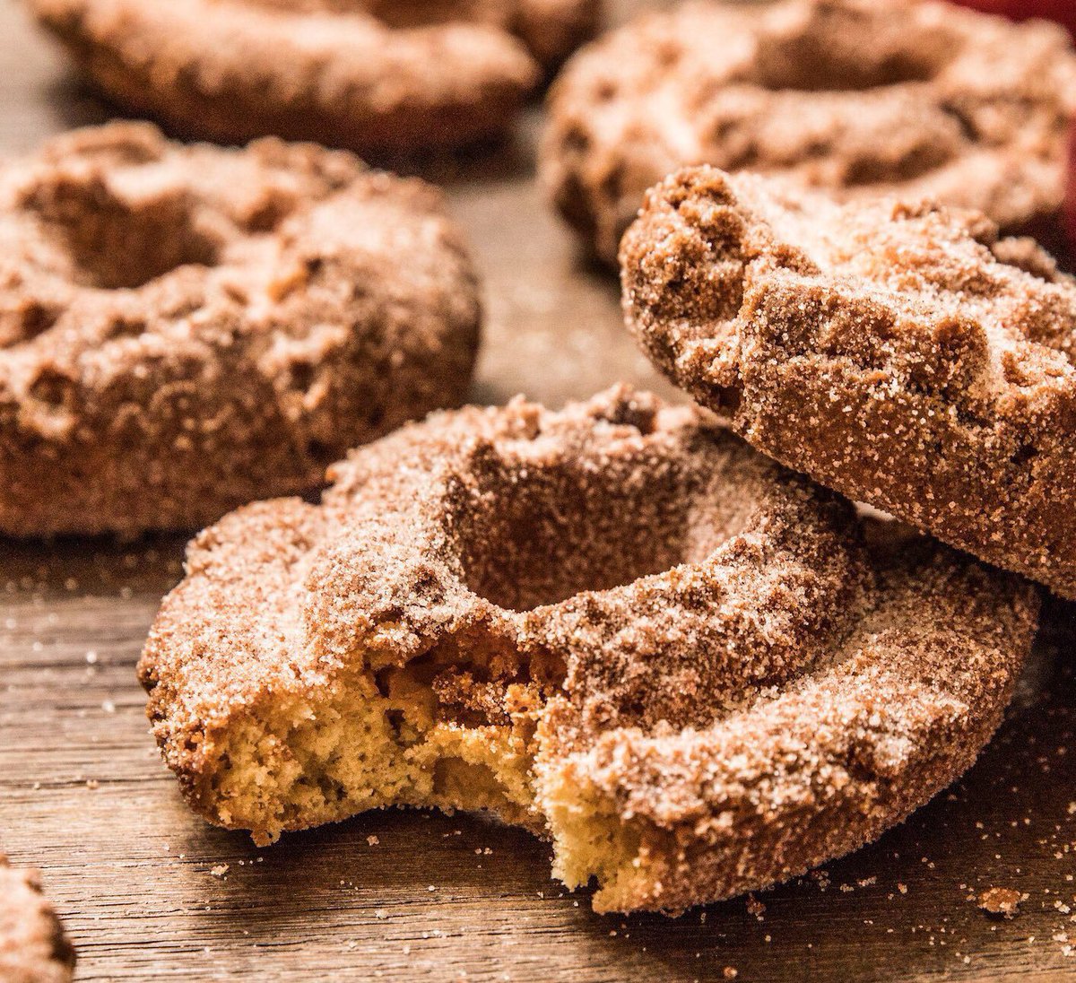 DoRiteDonuts's tweet image. Weekend perfection in #forestpark, with coffee and donuts at @CounterTweet. #eatlocal