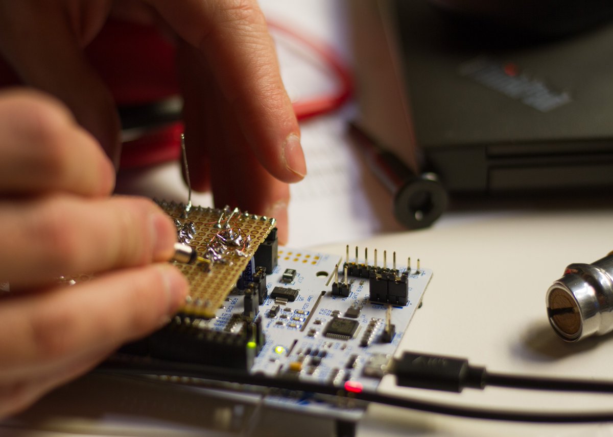 hackundsoehne's tweet image. Pics from last night - hacking with hardware.

#rethinkhackathon