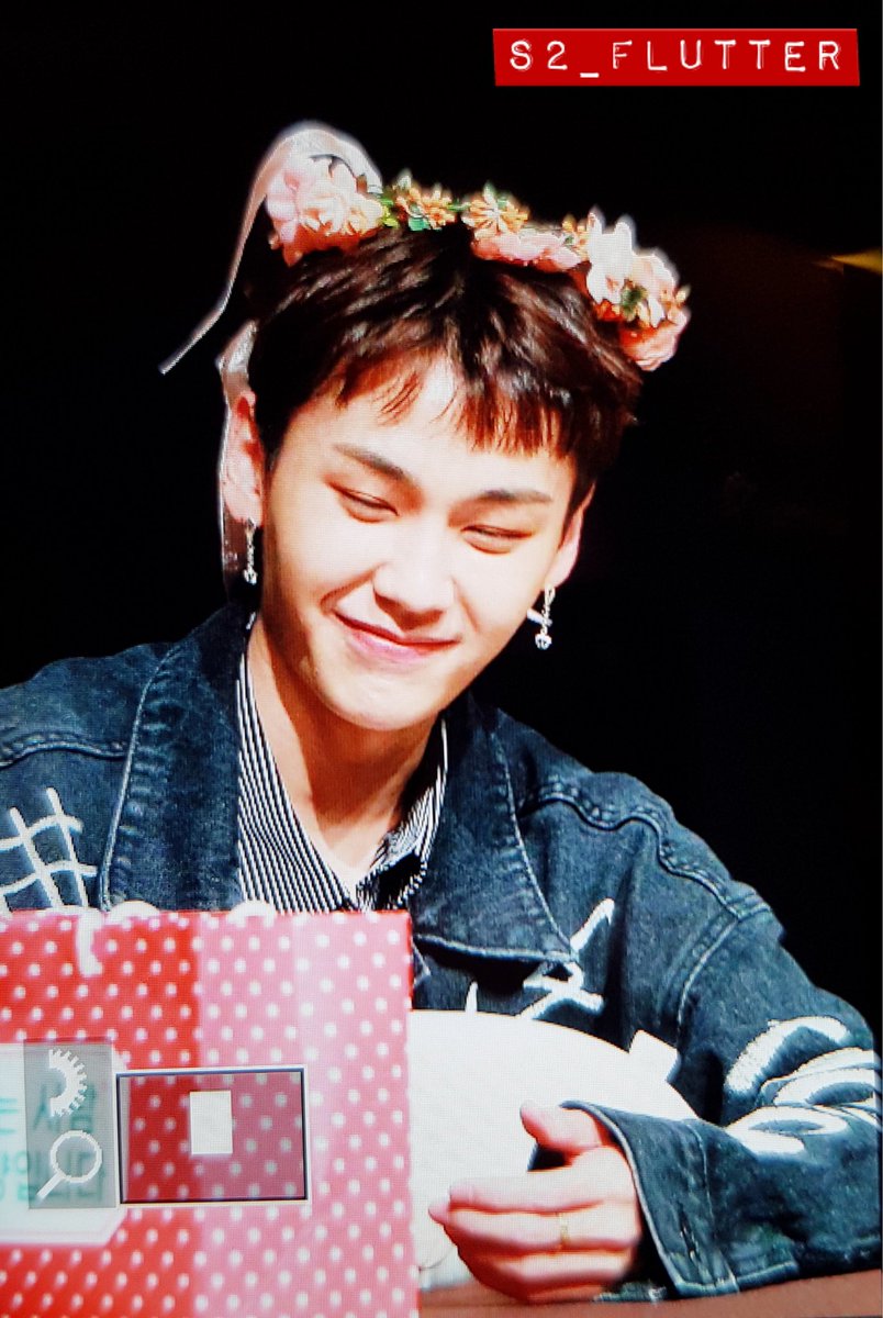 S2_FLUTTER's tweet photo. 180325 압구정 팬사인회 #정일훈 @BTOB_ILL https://t.co/yxEGAE4ugu