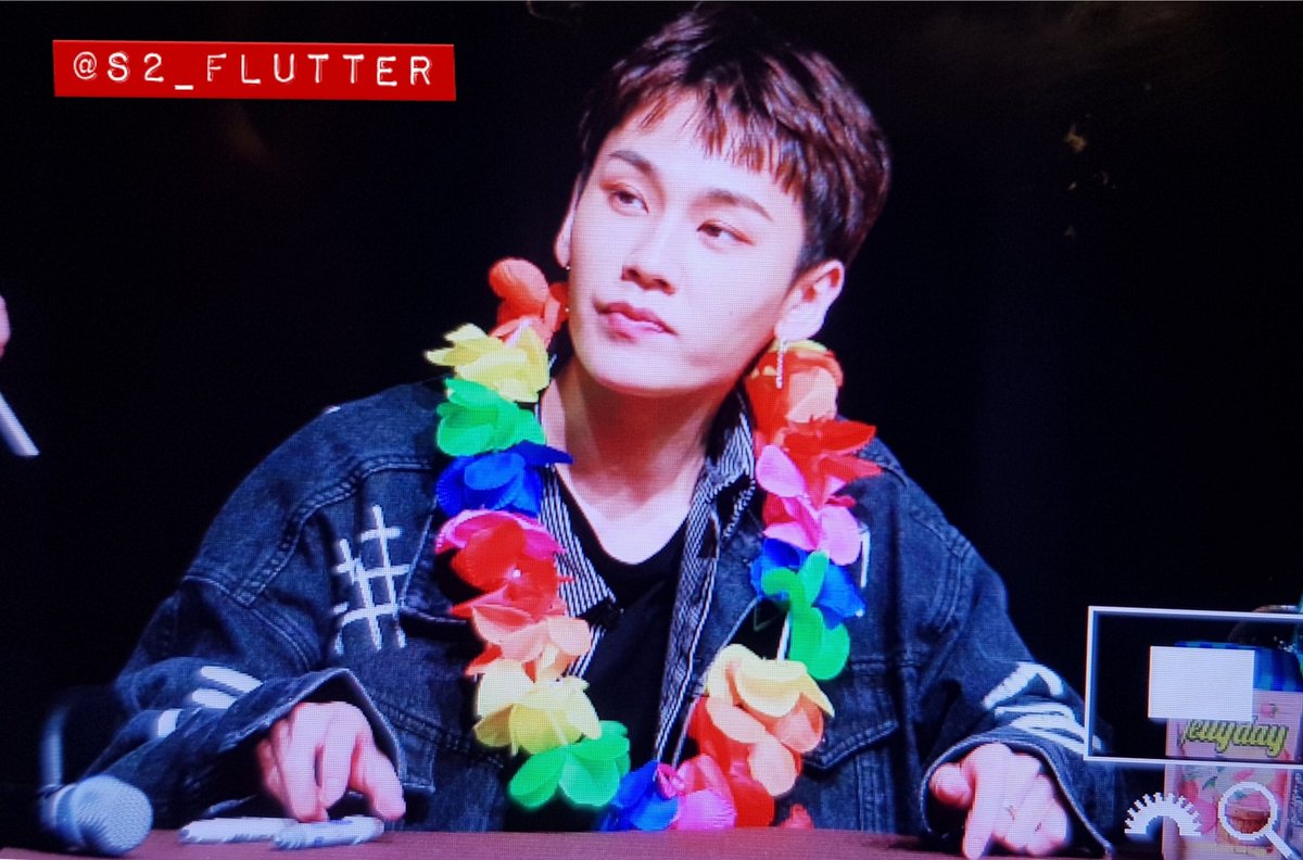 S2_FLUTTER's tweet photo. 180325 압구정 팬사인회 #정일훈 @BTOB_ILL https://t.co/bcccz5P1Cx