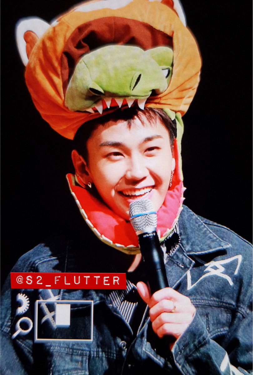 S2_FLUTTER's tweet photo. 180325 압구정 팬사인회 #정일훈 @BTOB_ILL 🦊🐲 https://t.co/MaT2pgW4FY