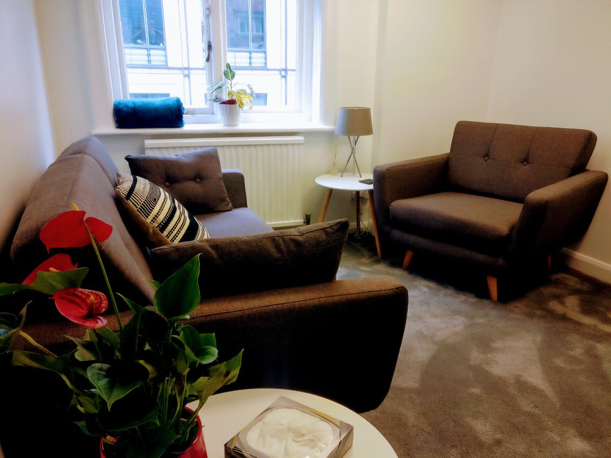 UKpsychotherapy's tweet photo. Psychotherapy rooms available in Fleet Street. Smart, quiet rooms at reasonable block booking rates. Promotional rates for Fridays and Saturdays. See website for availability - https://t.co/ouhGIY3GAk https://t.co/IulWHBaDne