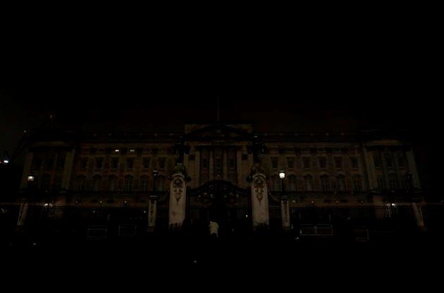 Lights go dark for Earth Hour to highlight climate change  ottawamatters.com/world-news/lig… https://t.co/nfzQ5HO0F5