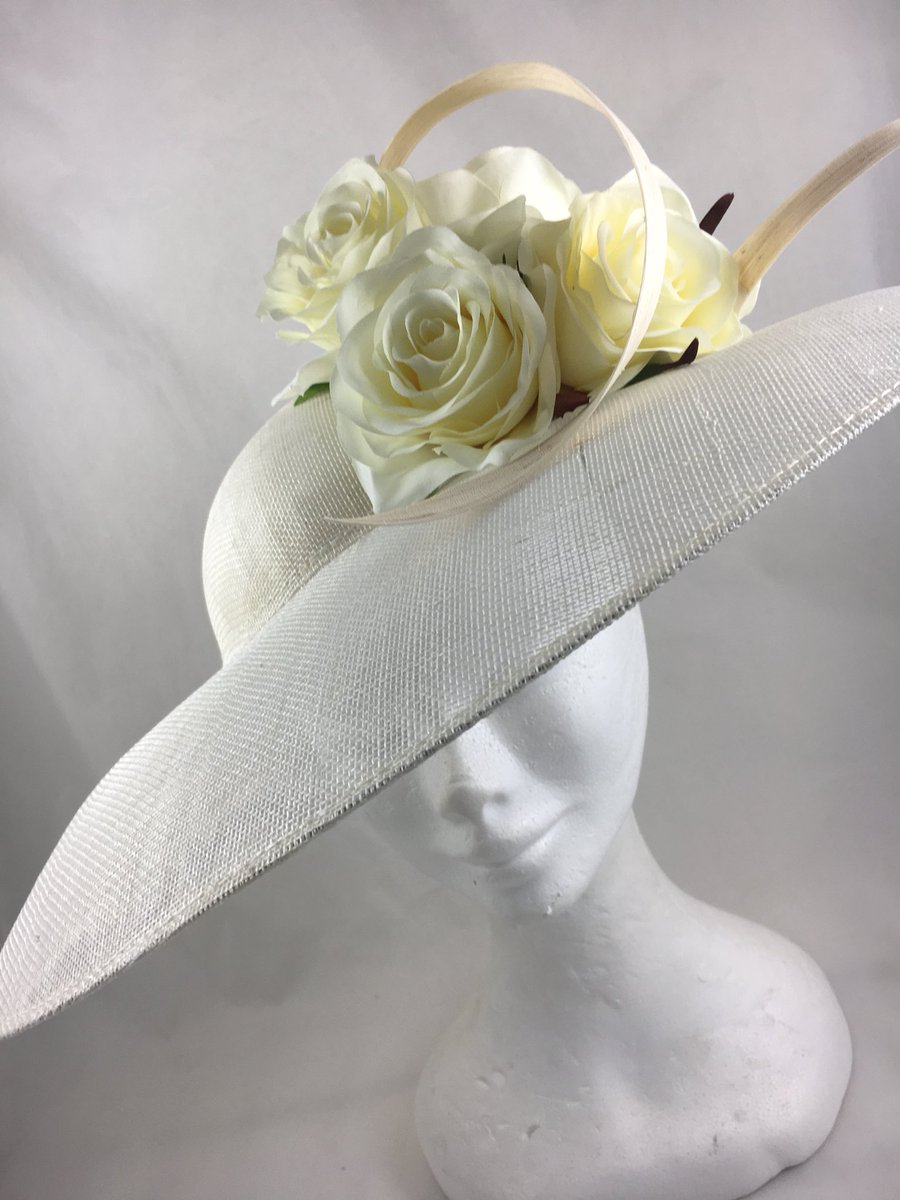 suziemahony's tweet photo. Sneak peek 👒 All set here for #roseabellsrooms event @ThegHotel @CatwalkModels_ #millinerymasterclass #hatshow @MsSuzanneMeade https://t.co/xEAFWQOOE9