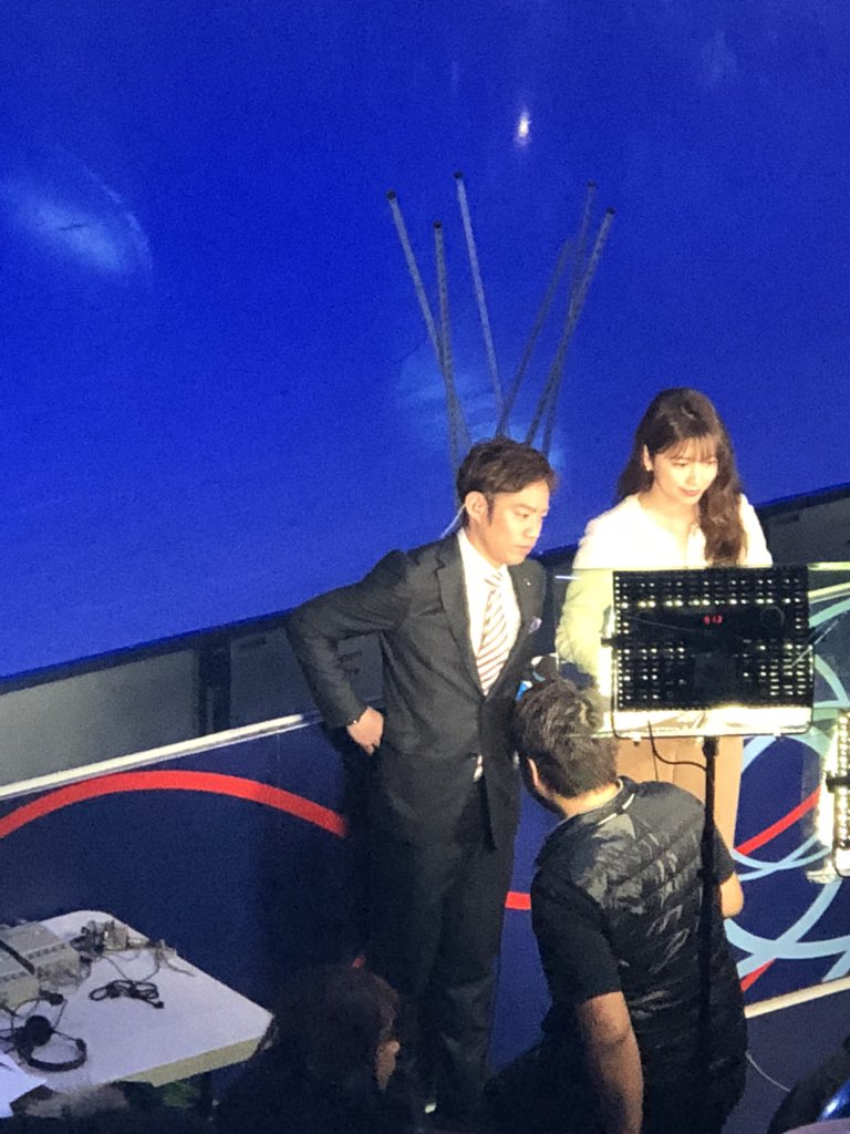 Gala just started and my seat is behind Japanese TV station. Do you know what that means? Spot Dai-kun just begun!!! #milano2018 #WorldFigure
