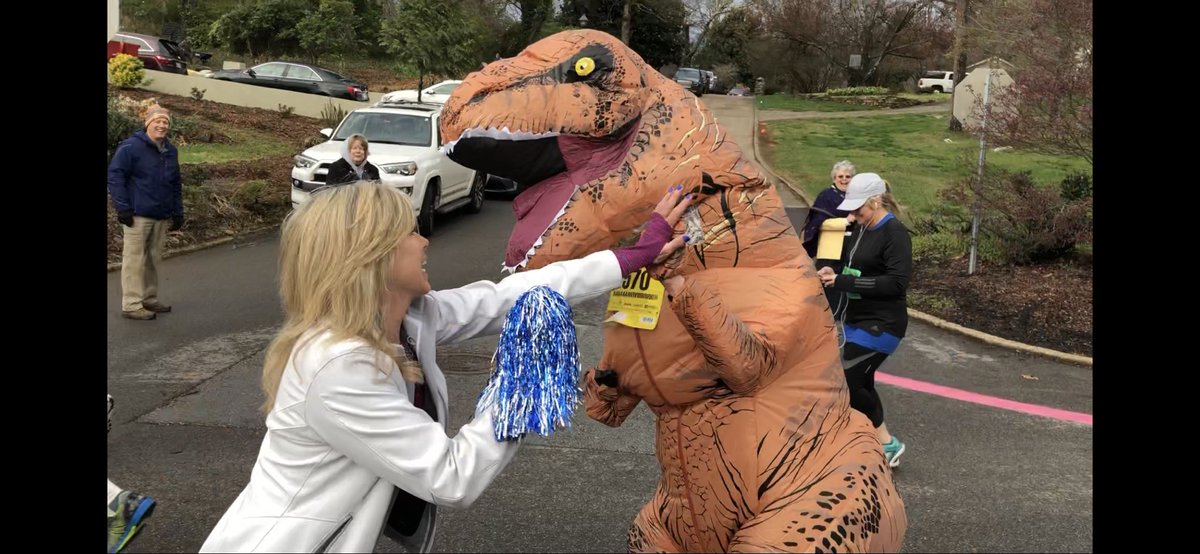 brandonshaine's tweet photo. Dino high 5s! #10runs https://t.co/sfKb4B0SRY