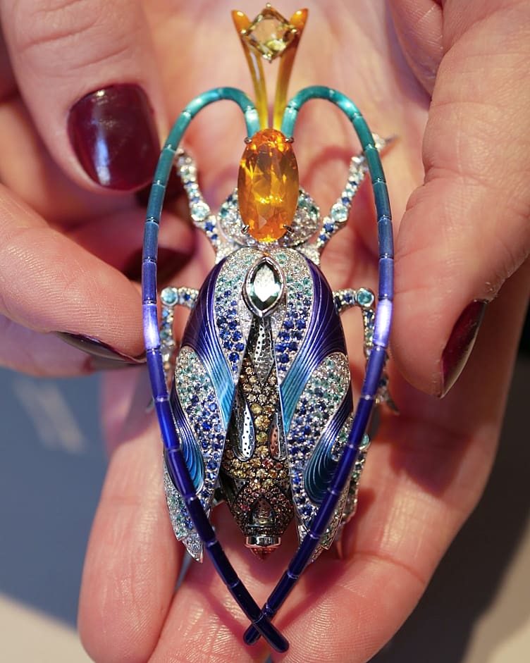 BlissfromParis's tweet photo. Amazing Summer Beetle brooch by @LorenzBaumer #luxury #jewelry #jewel #Gemstones https://t.co/ct6ur4VM42