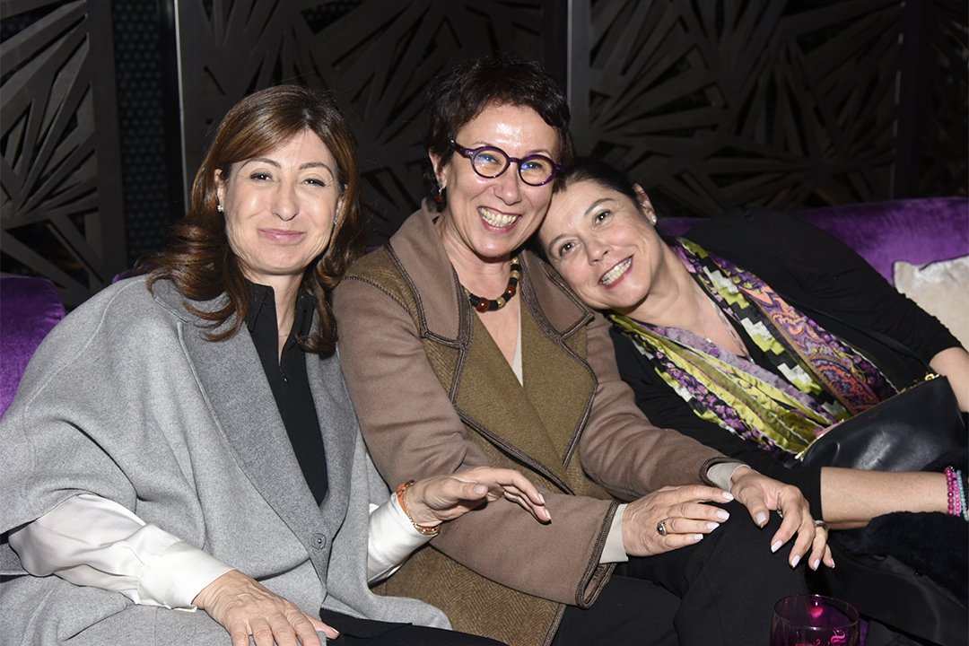 visagedumaroc's tweet photo. Ce fut une belle soirée ! L'exposition dédiée à @ImanOubou ambassadrice #VisageDuMaroc en images. Un événement organisé dans le cadre du symposium "Femme et médias" #VMTalk @2MInteractive @Radio2M #CAC #Audi @LeMediaMaroc https://t.co/r2kmq4bsKj
