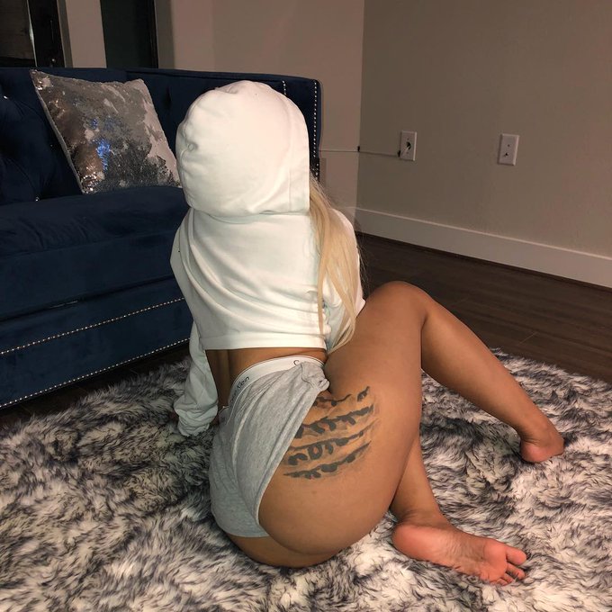 yung #FAME https://t.co/3HWZJGsyPN<a href="/tag/fame"class="tags">#FAME</a>