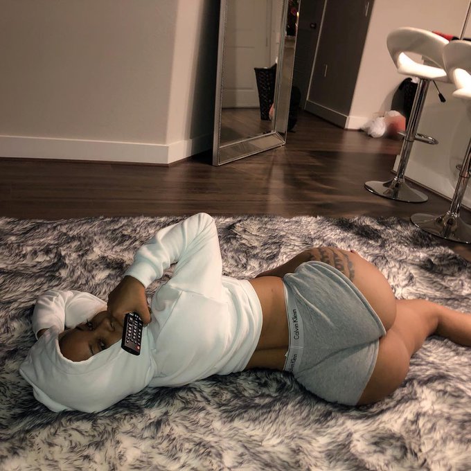 yung #FAME https://t.co/3HWZJGsyPN<a href="/tag/fame"class="tags">#FAME</a>