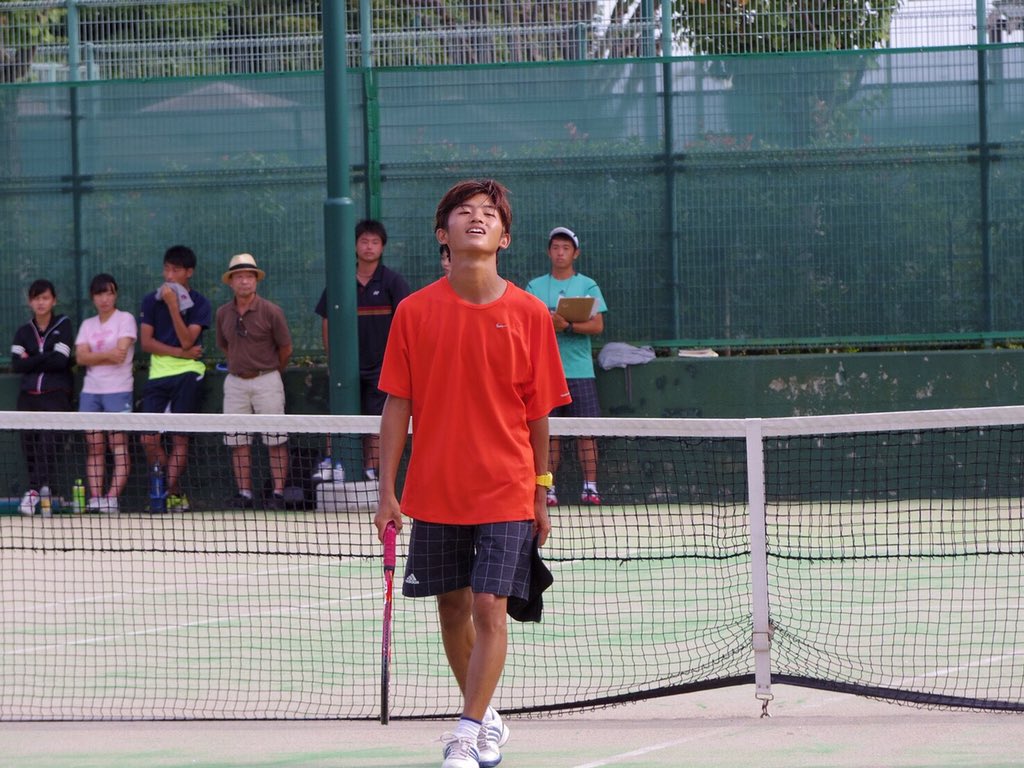 東洋大学体育会テニス部 部員紹介3人目は1年にして東洋大テニス部のエース あのゴンちゃんと競るほどの実力の持ち主 安藤 洋祐 1年 法学部 東京成徳大学高等学校 スポーツ 温泉 尊敬する人 設楽統 一緒に東洋大テニス部を勝利に導きま