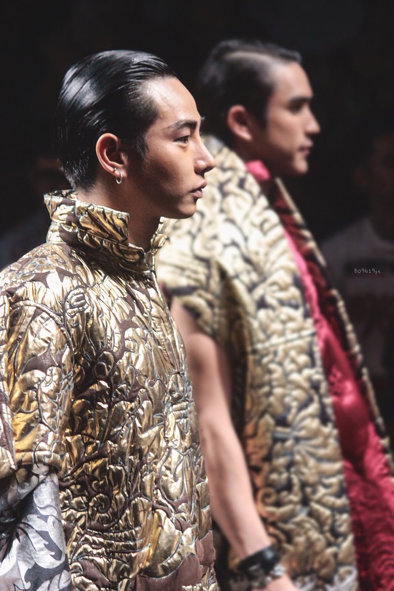 809619pt's tweet photo. พี่โชคกะพี่เดชน์ หล่อคู่มาเลยยย 😍 #เป๊กผลิตโชค #peckpalitchoke #palitgallery #NAGARA2018xPALIT https://t.co/raGY2mvVxL