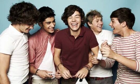 melcardi's tweet photo. yo daría todo lo que tengo para volver a esta época. No habían dramas, todo era felicidad y salían fotos de ellos casi diariamente. Estaba comenzando lo que le da sentido a mi vida. Los extraño un monton #3YearsSinceZaynLeft1D https://t.co/eTP2VzBjK9