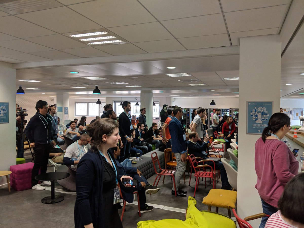 ghostwan's tweet photo. #PepperHackathon2018 it's now time for the show, demo time! https://t.co/OinnhYACg2