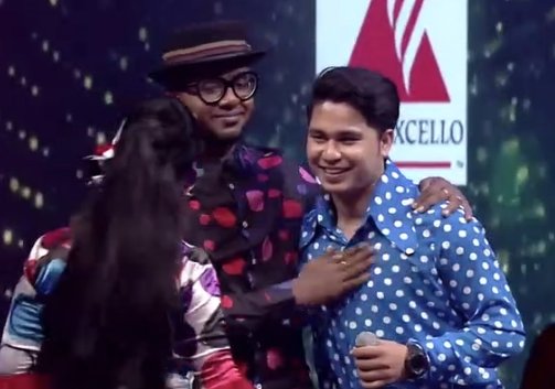 SheraryGayathir's tweet photo. @Benny_Dayal IM MUST SAY IM BIGGEST FAN  &amp; ALSO still leader now in your show TEAM BENNY STILL 6 WIN #SUPERSINGER 6 must be strongest team ever in had I'm CANNOT BELIEVE SUNNY GO,HOPE WILL HE COMEBACK SUNNY I LOVE TO SUNNY SANG  #supersinger #lotsofloves to u sir from Malaysia https://t.co/NWStpy0bfl