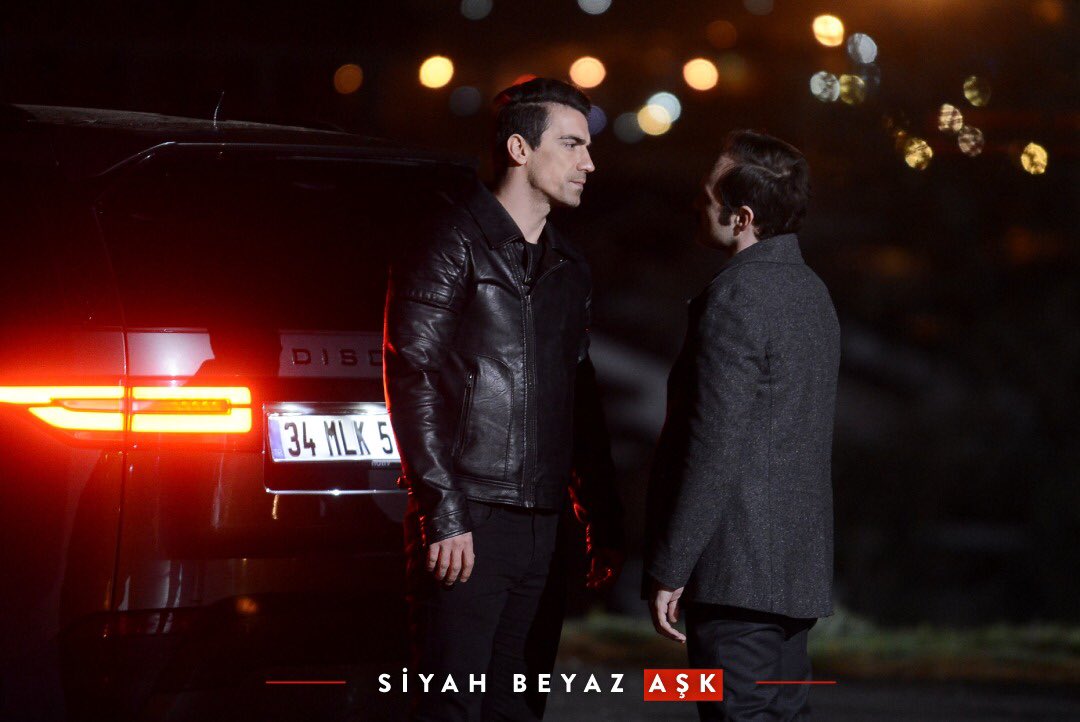 SBAskKanalD's tweet photo. Ferhat’ın karşısına çıkan Yiğit onu kaybetmemek için neleri göze alacak? #SiyahBeyazAşk yeni bölümüyle yarın 20.00'de @kanald'de. https://t.co/lQH4j9s0E0