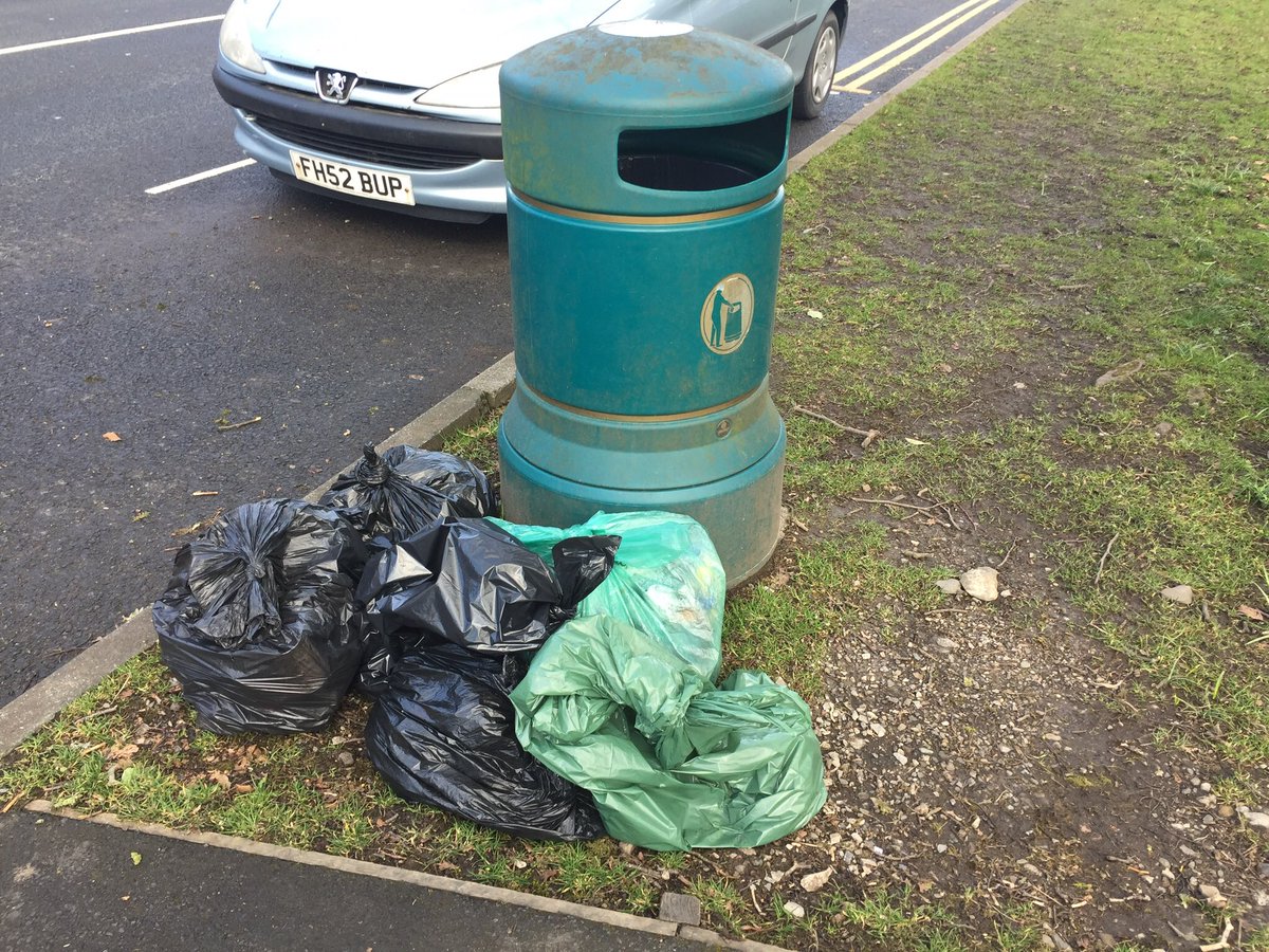 FellsideForum's tweet photo. @KeepBritainTidy Record turn out yesterday for our regular litter pick after which we were rewarded with hot drinks and biscuits courtesy of our local pub, the Rifleman’s #GBSpringClean https://t.co/wyNW4eiAII