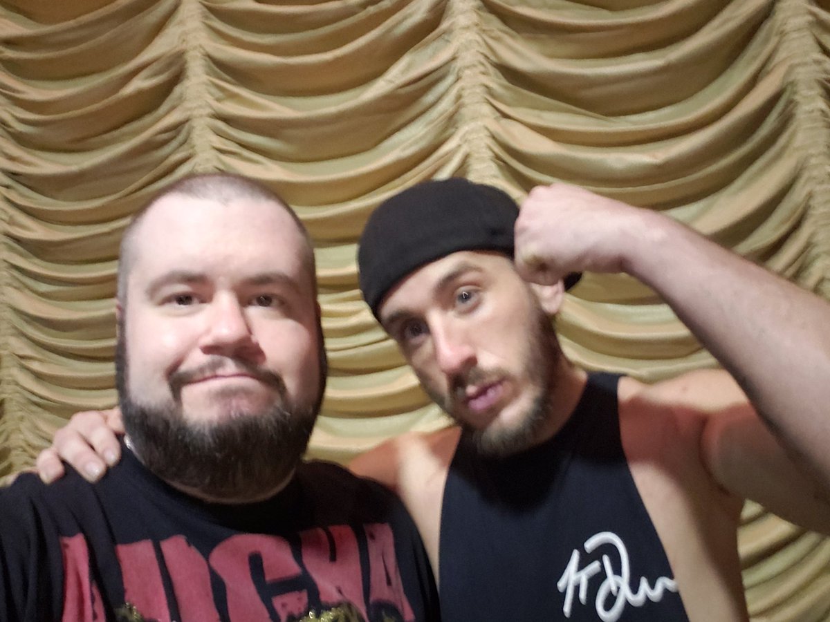 Big thanks for the shirt and selfie from my favorite fellow @Lions fan, @thejtdunn !
Such an awesome match last night @WrestleCircus as always
Glad you're getting more and more exposure down here in TX
Hope you'll be back soon!
#DeathByElbow #StrongStyleBrand
#OnePride