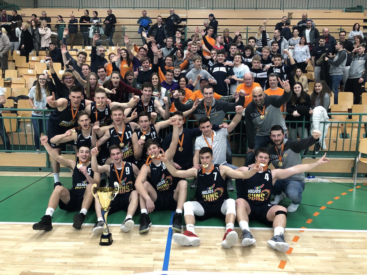 jure_besedic's tweet photo. Cestitke nasim mladim ☀️ #u19 #heliossuns #podmladek #kzs #champions #prvaki @HeliosSuns @kzs_si https://t.co/8QPVbfUxe9