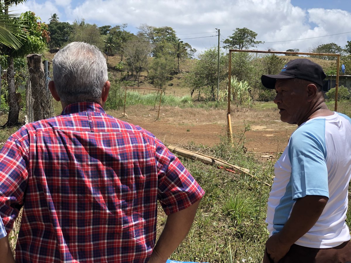 Panamaalcaldia's tweet photo. Luego de escuchar las necesidades y propuestas de los moradores, realizamos un recorrido por Las Cuevas de Chilibre y por la comunidad junto a los vecinos del área. https://t.co/zpy0gVGKGV