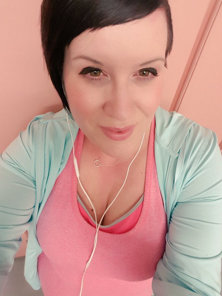 denise burton (delilah_76) Twitter