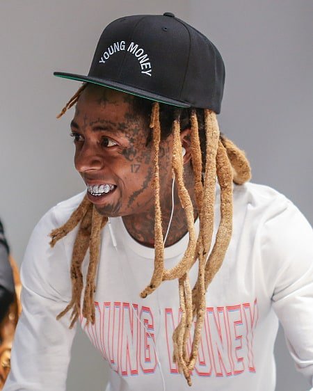 Watch ⌚ 📤 for weezy new track......