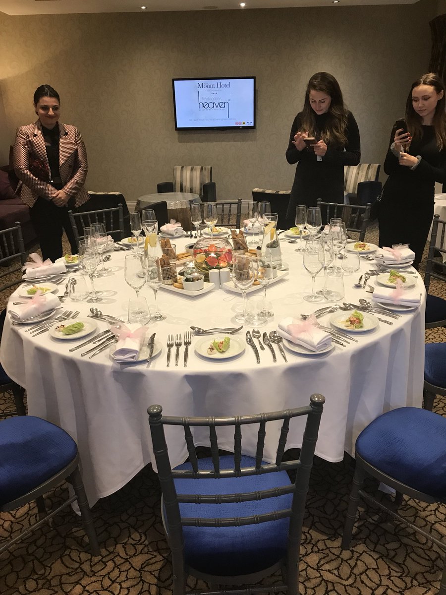 heavenskincare's tweet photo. #private dining @TheMountHotelWV @WaldorfRAK #vogue heaven press dinner #prettytables https://t.co/3Hkfcn8o3Q