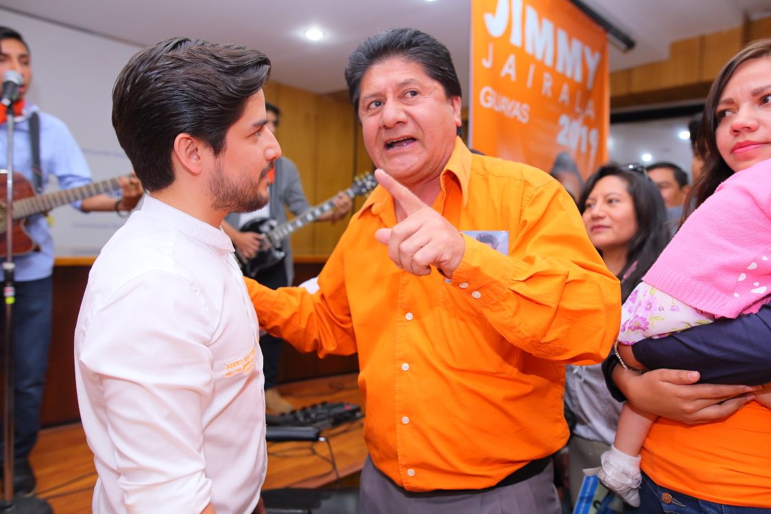 Mario_Ecuador's tweet photo. Gracias por la confianza de cada unos de UDS! El camino lo construimos JUNTOS!
¡VIVA CENTRO DEMOCRÁTICO!
GRACIAS querido Jimmy Jairala amigo, por brindar espacio en los HECHOS a la nueva generación política! 

@jimmyjairala @cendemocratico @CdPichincha #Quito 🇪🇨 https://t.co/P1MI6ZVSuA