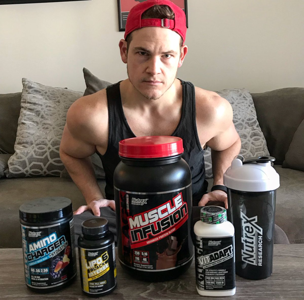 BrandonVine's tweet photo. I love using @NutrexResearch products for my workouts, especially their Hydra Shred Stack for intense energy, strength, and recovery #clinicaledge #nutrex #nutrexresearch #Ultrafit #ad https://t.co/JECHDkw4nx