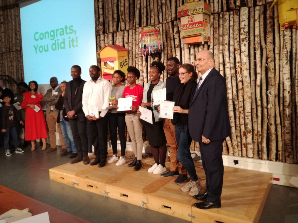 Deuxième prix du Startup Weekend Paris for Africa décerné à Djalé ! Bravo 🎉 #SWP4A