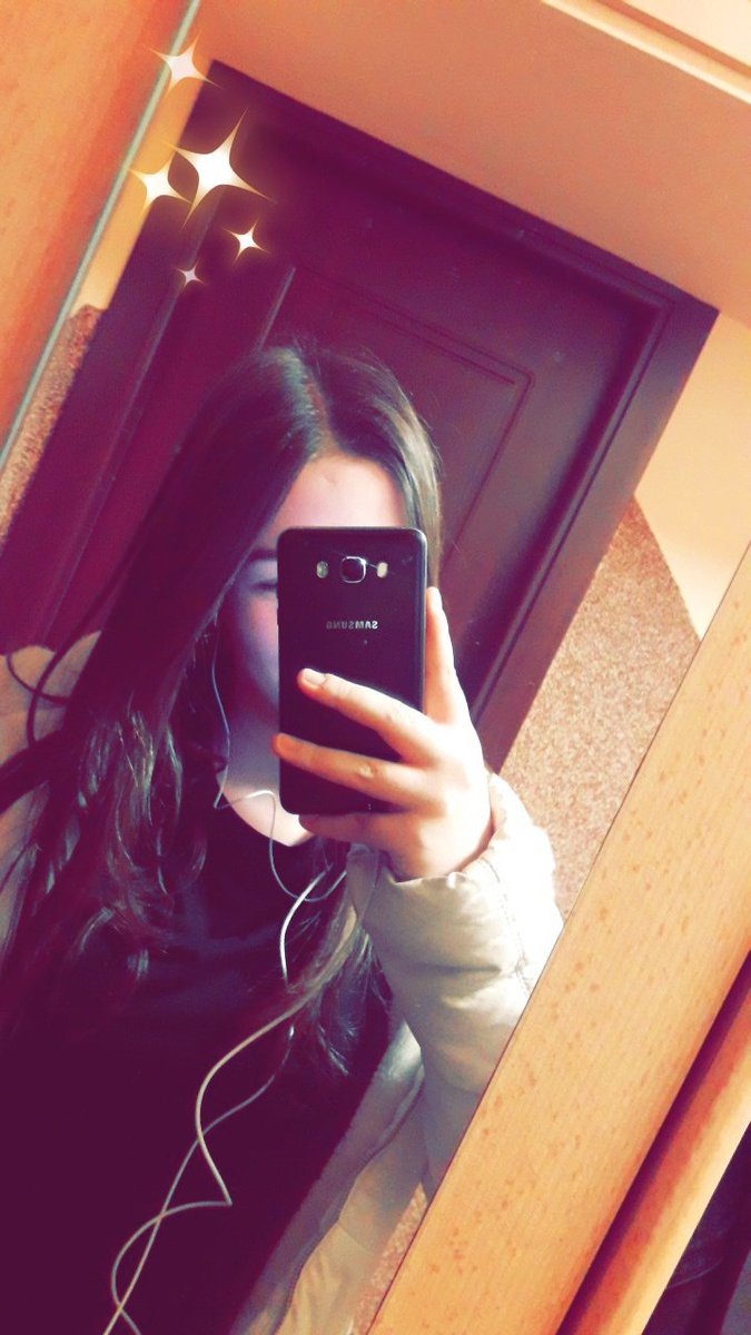 melindapintea28's tweet photo. #afterhighschool #tiredbutflawless #mondaytomorrow #highschoolagain https://t.co/gRKIEVdYds