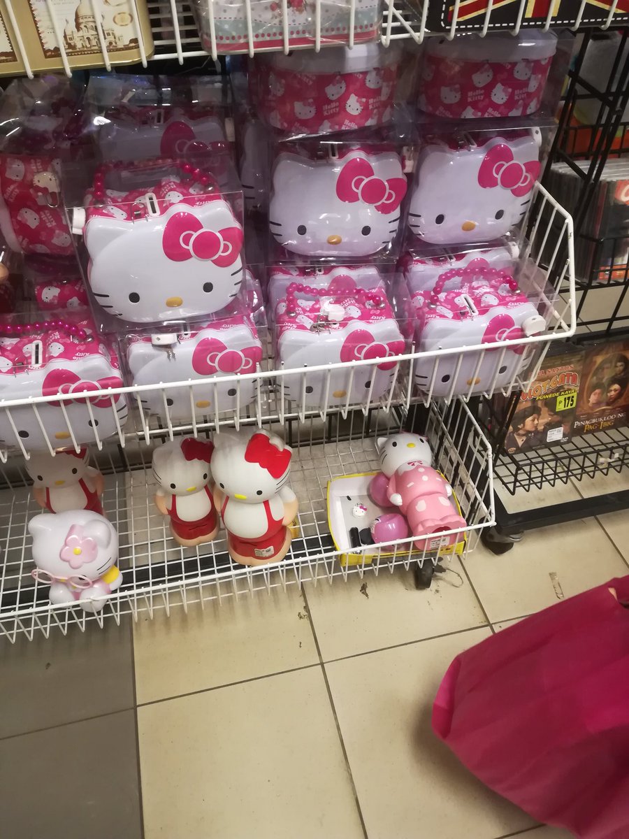 iamchristlyn's tweet photo. It really kills me to see you all Hello Kitty stuffs that knowing I can't buy you all ☹😢 https://t.co/F2hj4dEDKf