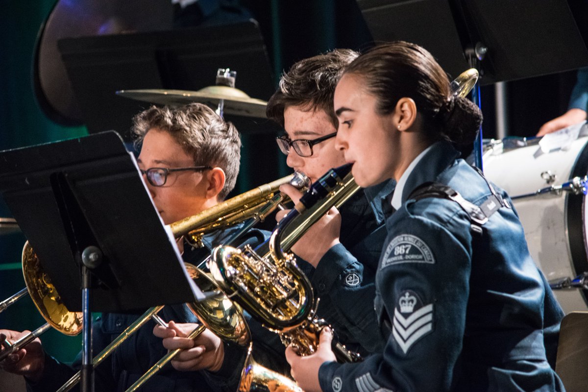 CadetsQuebec's tweet photo. Cette fin de semaine, lors du Festival de musique des cadets à Drummondville, plusieurs corps et escadrons de cadets présentaient des ensembles musicaux à l'occasion d'une compétition amicale. #CadetsMusique https://t.co/0m5gPdzpxk