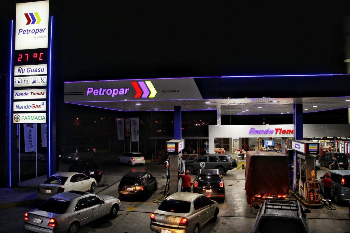 Petropargov's tweet photo. ¡MUCHAS GRACIAS! A todas las personas que confiaron y siguen confiando en nosotros! Petropar se fortalece y se compromete aún más para brindarte el mejor servicio, precio y calidad #SantaPromo #Petropar #OrgulloNacional ⛽🇵🇾 https://t.co/qHD8a5D1nG