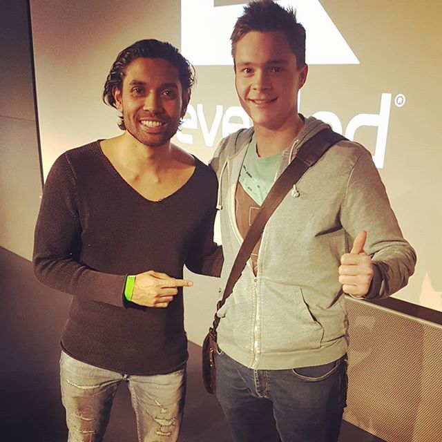 Comedyshite's tweet photo. killthebuzz his dancefair masterclass was amazing. We had a short but good talk! Thanks man!
.
.
.
.
.
#dancefair #music #edm #dj #djs #djnederland #nederland #dancefair2018 #bluethunder #flstudio #fl #ableton #utrecht #jaarbeurs #masterclass #killth… https://t.co/rJaDoXZcz9
