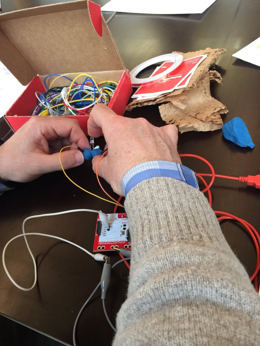 catemoscetti's tweet photo. Una giornata a giocare con l’apprendimento creativo #LCL  Italia meetup https://t.co/SF65z0hBow