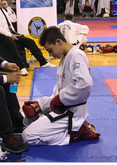 feliballero's tweet photo. BUSCO SPONSOR, soy Felipe Ballero, tengo 18 años soy 1 dan de Taekwondo itf y campeón mundial 2017, en abril del 2019 es el mundial en Australia y tengo que viajar a representar, 🙏difundan que con cualquier contacto me ayudarían muchísimo🙏 mil gracias y disculpen la molestia!!! https://t.co/yCd9QzQexP